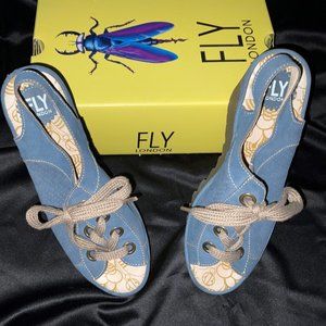 FLY LONDON ylfa DENIUM BLUE WITH CONTRAST LACES SIZE 41